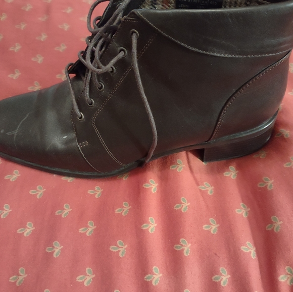 Brown Leather Ankle Boots size 9.5 - Picture 2 of 10